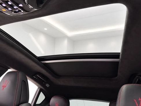Used 2022 Maserati Levante Modena S AWD/4WD image 46