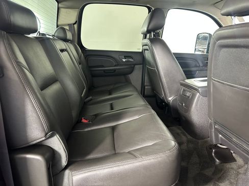 Used 2013 GMC Sierra 2500 Denali w/ Suspension Package, Off-Road AWD/4WD image 25