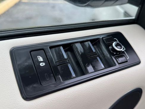 Used 2017 Land Rover Range Rover Sport HSE AWD/4WD image 18