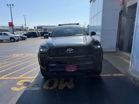 New 2026 Toyota 4Runner TRD Off-Road Premium AWD/4WD image 2