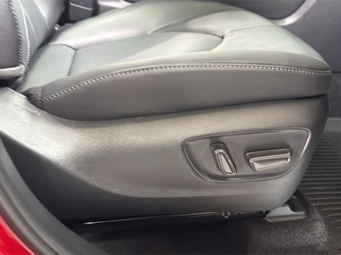 Certified 2025 Toyota Highlander Platinum image 21