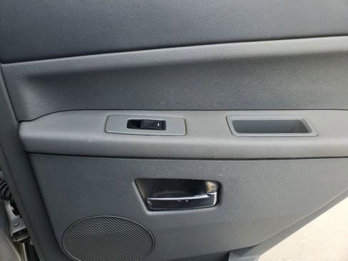 Used 2006 Jeep Grand Cherokee Limited image 25