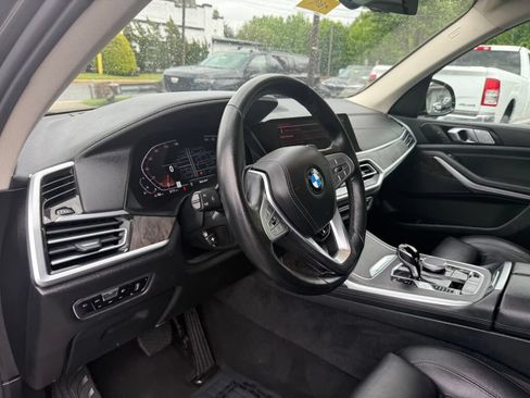 Used 2022 BMW X7 xDrive40i w/ Premium Package AWD/4WD image 11