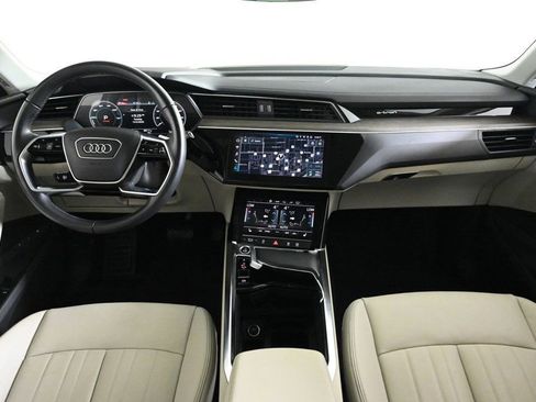 Certified 2024 Audi Q8 e-tron Premium image 9