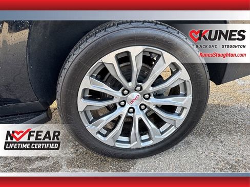 Used 2023 GMC Yukon XL Denali AWD/4WD image 18