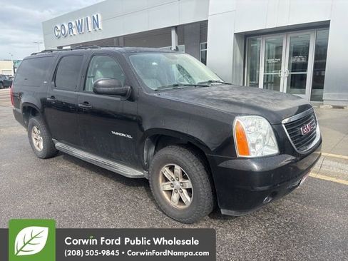 Used 2013 GMC Yukon XL SLT w/ SLT-2 Equipment Package image 2