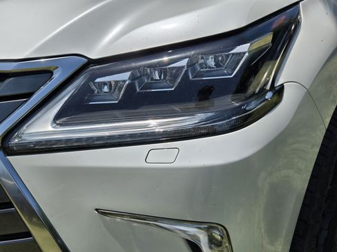 Used 2017 Lexus LX 570 4WD image 7