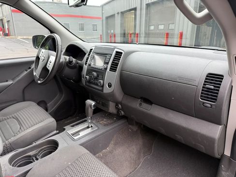 Used 2017 Nissan Frontier SV w/ SV Value Truck Package RWD image 12