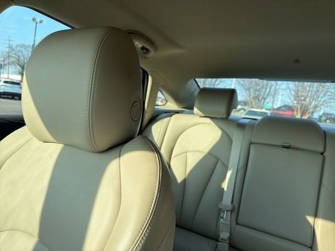 Used 2017 Buick LaCrosse Preferred image 15