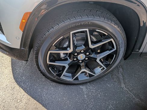 New 2026 Chevrolet Traverse High Country FWD image 11