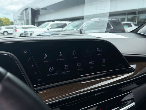 Used 2023 Cadillac Escalade Sport Platinum w/ Heavy-Duty Trailer Package AWD/4WD image 15