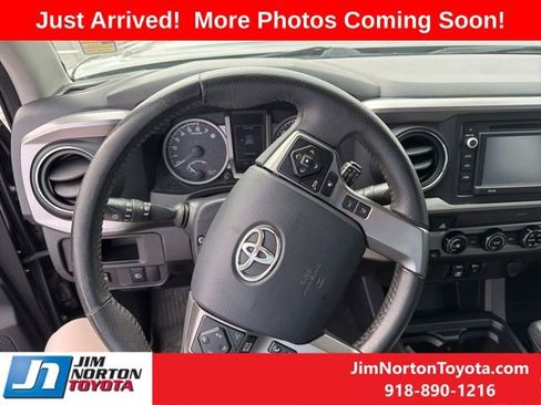 Used 2018 Toyota Tacoma SR5 image 13