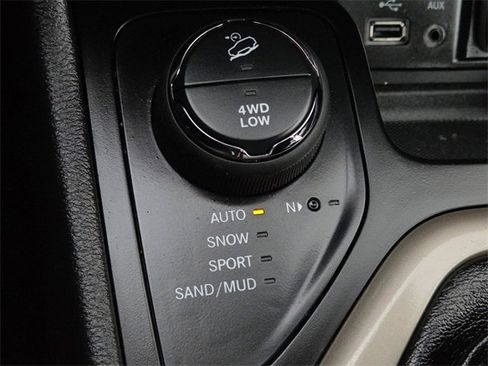 Used 2014 Jeep Cherokee Limited w/ Trailer Tow Group image 8