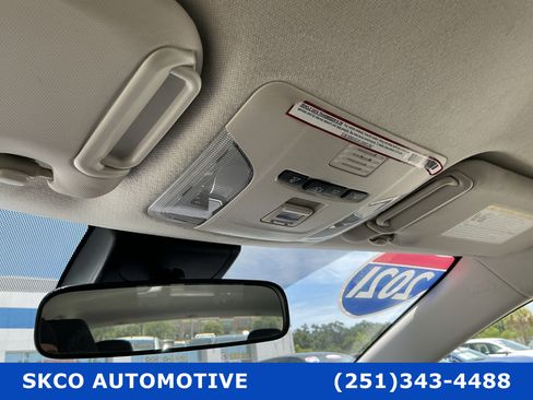 Used 2021 Toyota Corolla LE FWD image 26