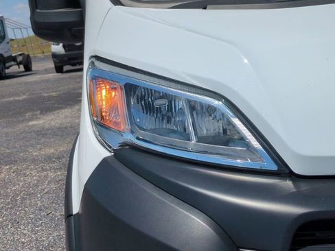 Used 2025 RAM ProMaster 2500 w/ Convenience Group FWD image 10