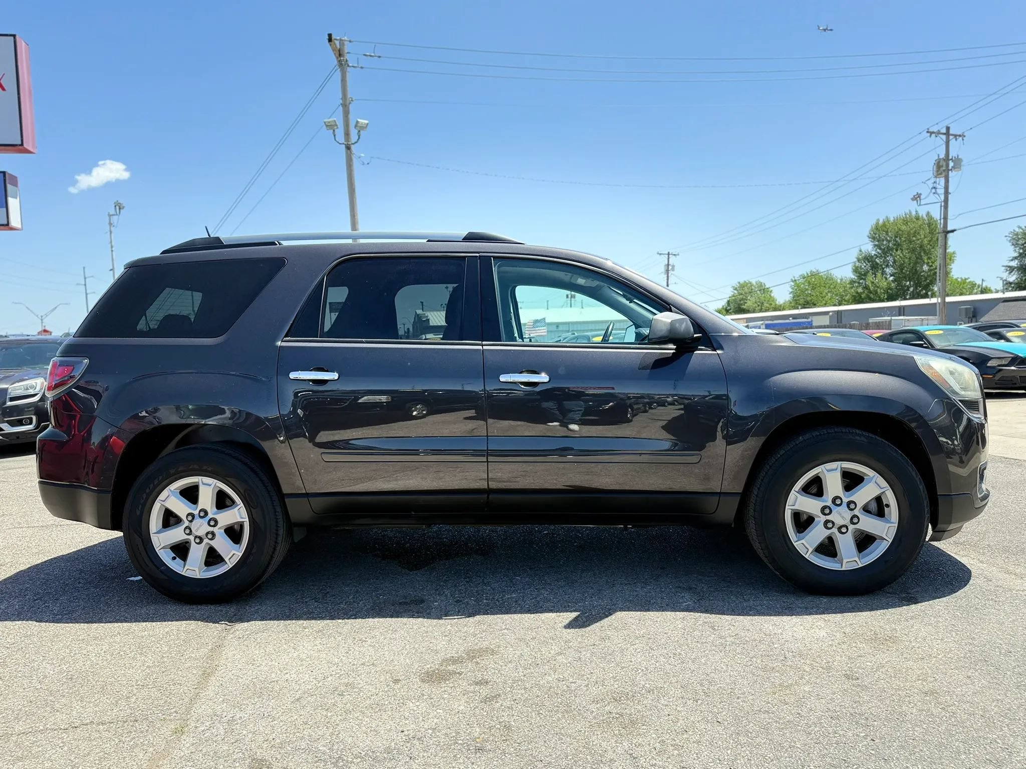 Used 2016 GMC Acadia SLE FWD image 4