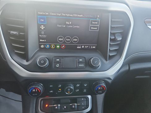 Used 2023 GMC Acadia SLE w/ Driver Convenience Package image 9