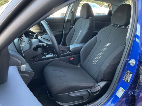 Used 2025 Hyundai Elantra SEL image 14