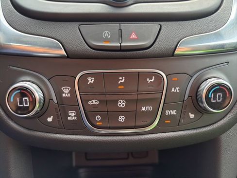 Used 2023 Chevrolet Equinox LT FWD image 31