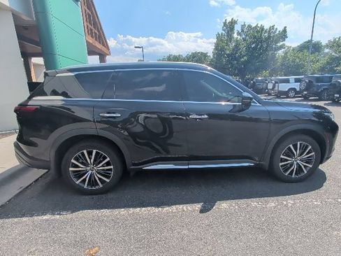 Used 2023 INFINITI QX60 Sensory w/ Cargo Package AWD/4WD image 3