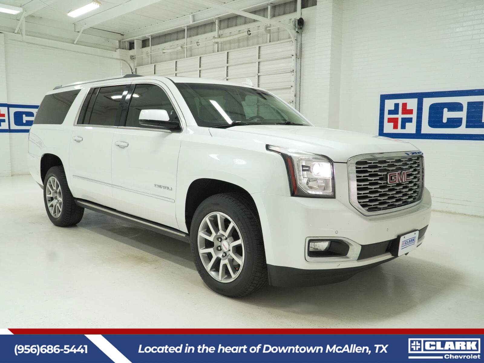 Used 2018 GMC Yukon XL Denali w/ Denali Ultimate Package AWD/4WD image 3