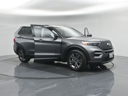 Used 2023 Ford Explorer XLT w/ Equipment Group 202A image 36