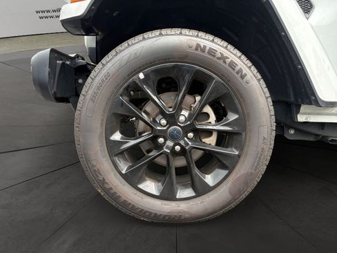 Used 2024 Jeep Wrangler Unlimited Sahara AWD/4WD image 14