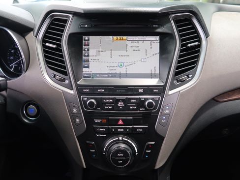 Used 2018 Hyundai Santa Fe Sport w/ 2.4L Tech Package 04 FWD image 16