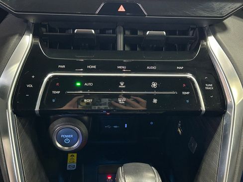 Used 2021 Toyota Venza XLE w/ Softex Package AWD/4WD image 24