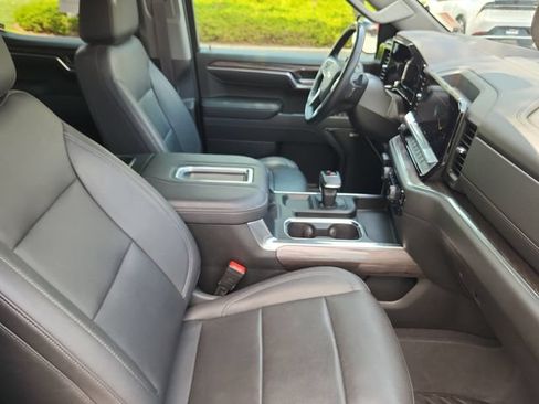 Used 2022 Chevrolet Silverado 1500 LTZ w/ LTZ Premium Package AWD/4WD image 19