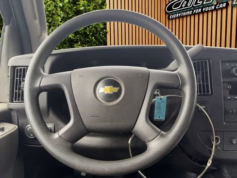 Used 2021 Chevrolet Express 2500 RWD image 3