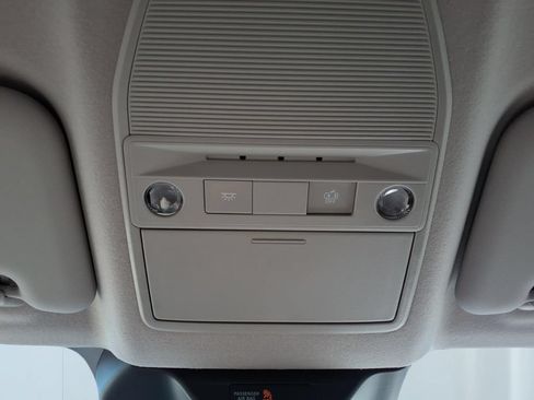 Used 2025 Nissan Kicks SR FWD image 25