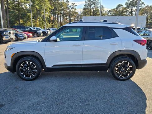 Used 2023 Chevrolet TrailBlazer LT image 2