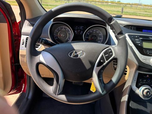 Used 2012 Hyundai Elantra GLS image 13