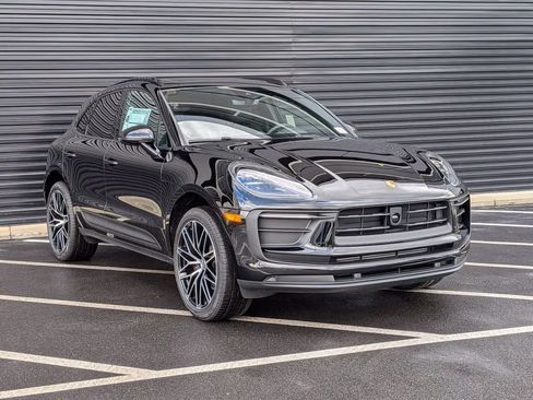 Used 2026 Porsche Macan AWD/4WD image 9