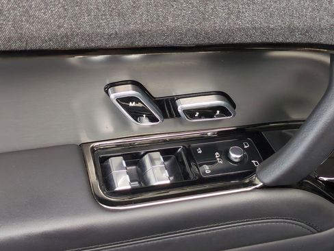 Used 2024 Land Rover Range Rover Sport SE image 21