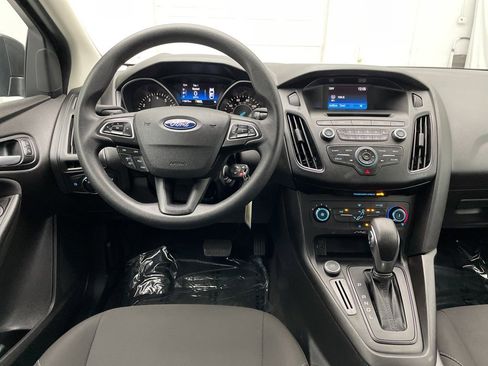 Used 2017 Ford Focus SE image 16