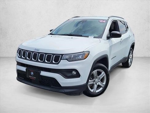 Used 2024 Jeep Compass Latitude image 1