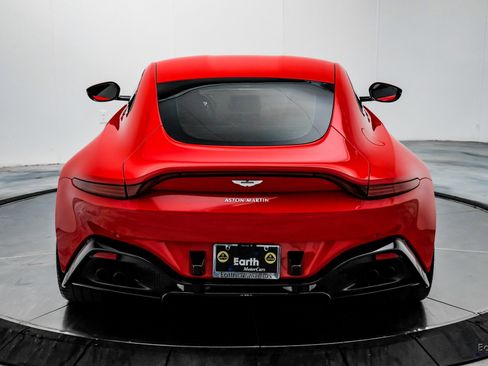 Used 2019 Aston Martin V8 Vantage Coupe image 14