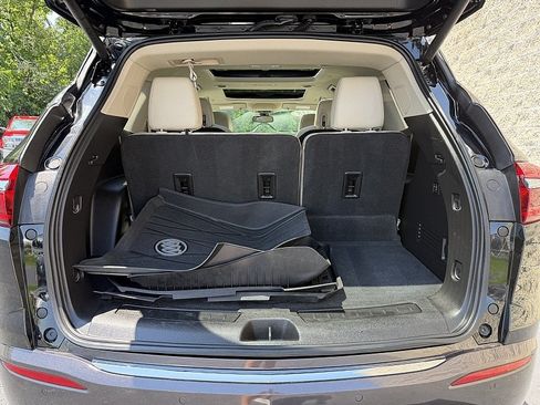 Used 2018 Buick Enclave Premium w/ Experience Buick Package FWD image 32