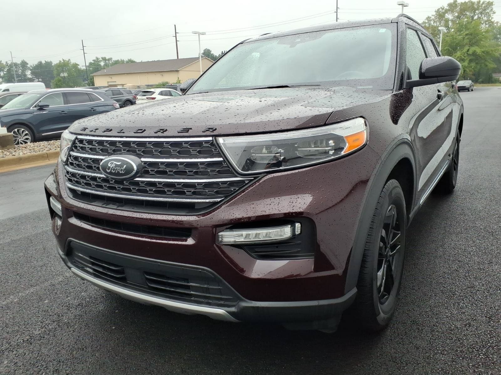 Used 2023 Ford Explorer XLT w/ Equipment Group 202A AWD/4WD image 3