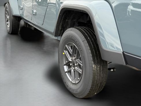 New 2026 Jeep Gladiator Sport image 9