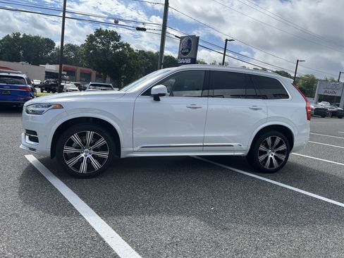 Certified 2023 Volvo XC90 B6 Ultimate w/ Lounge Package image 5