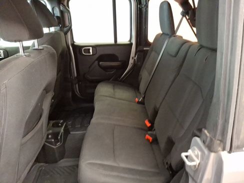 Used 2018 Jeep Wrangler Unlimited Sport S image 11