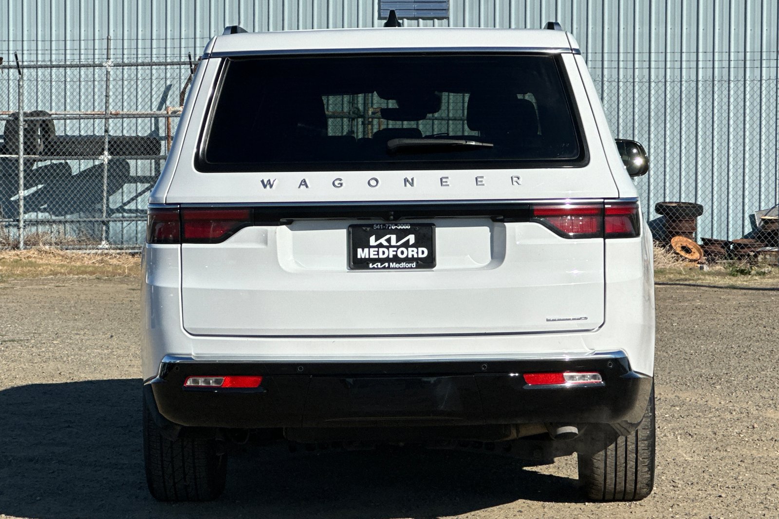 Used 2024 Jeep Wagoneer L Series II w/ Flexible Seating Group AWD/4WD image 5