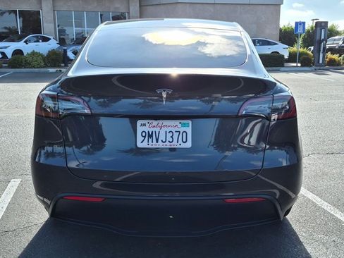 Used 2024 Tesla Model Y Long Range RWD image 7