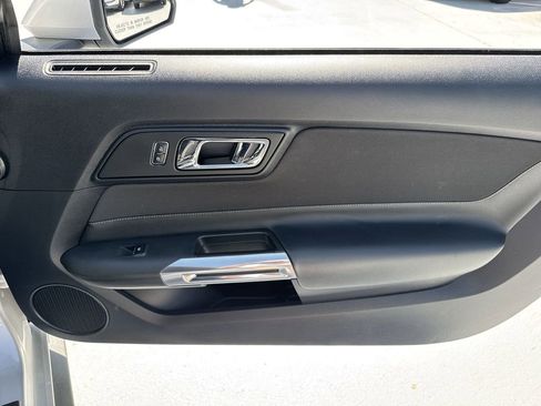 Used 2016 Ford Mustang Coupe RWD image 41