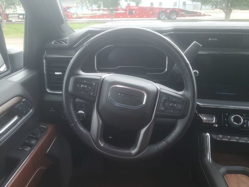 Used 2024 GMC Sierra 2500 Denali Ultimate AWD/4WD image 13