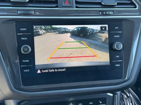 Used 2024 Volkswagen Tiguan SE FWD image 27