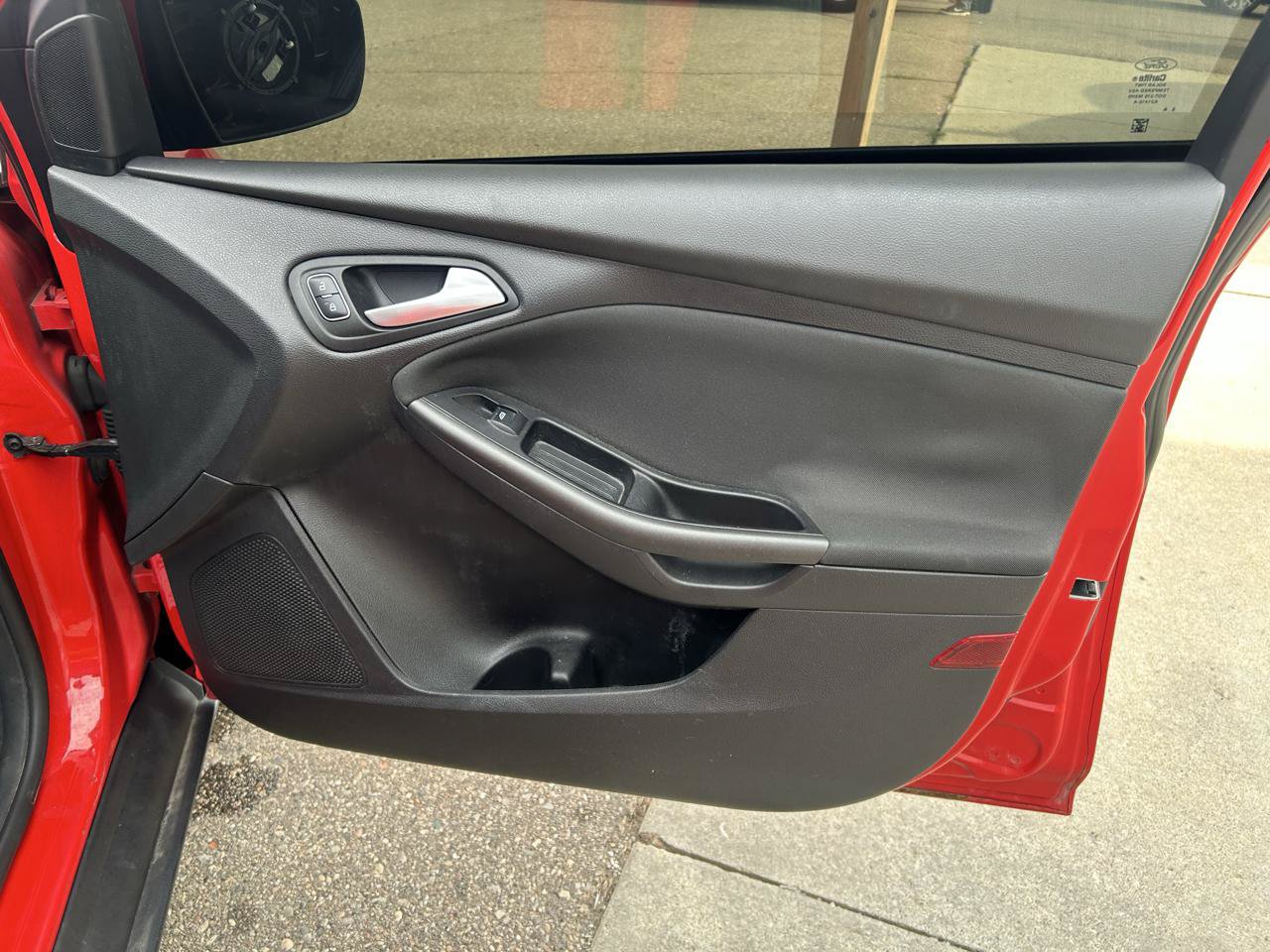 Used 2015 Ford Focus SE w/ Equipment Group 201A FWD image 15